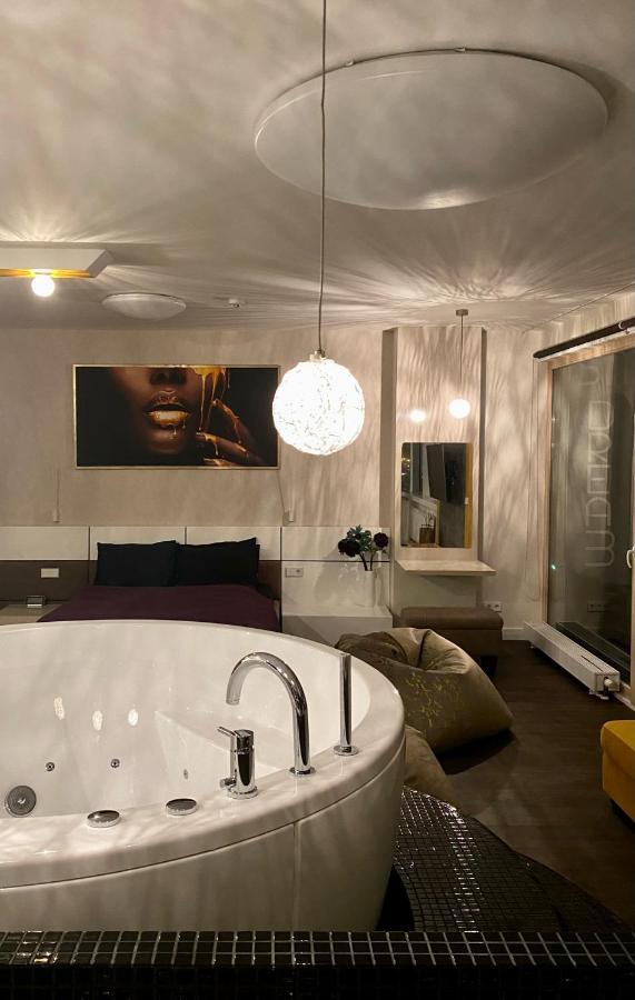 클라이페다 Sky Flat Jacuzzi 27 Floor 아파트 외부 사진